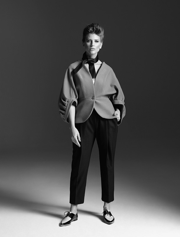Made to measure wool cashmere jacket and wool pleated cropped trouser